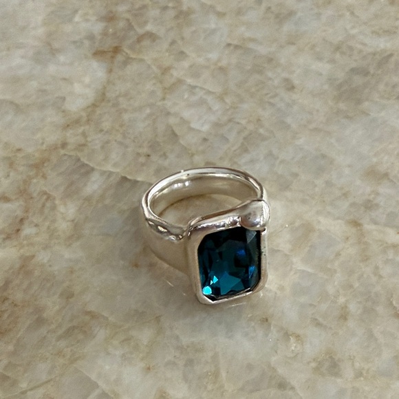 UNO de 50 Jewelry - Uno de 50 - Elegant Silver Ring with Blue Gemstone